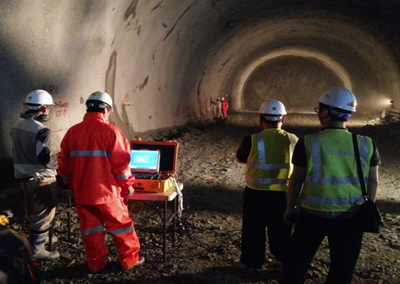 Amberg Technologies – Vermessung – Geomatik – Digitale Infrastruktur – Bahntechnik – Amberg Rail – Gleisvermessung – Gleisinspektion – Gleisdokumentation – Gleisgeometrie EN 13848 – Railway Track Survey – Railway Track As-Built – Railway Track Measurement – Track Measurement Trolley – Railway Track Alignment – Track Defects – Track Documentation – Track Cant Measurement – Track Gauge Measurement – Slab Track Adjustment – Slab Track Acceptance – Railway Tamping Measurement – Structural Gauging – Railway Track Clearance – Clearance Analysis – Dynamische Durchfahrtsräume – Dynamic Clearance – Dynamic Envelope – IMU – Inertial Measurement Unit – Tunnelbau – Amberg Tunnel – Tunnelvermessung & Monitoring – Tunnel Laser Scanning – Tunnelprofile – Tunnel Excavation Control – TBM – Drill and Blast – Shotcrete – Spritzbeton – Geophysik – Amberg TSP – Tunnel Seismic Prediction – Geological Forecasting – Fault Detection – Rock Mass – Impact Hammer – Continuous Forecasting – Digitale Zwillinge – Präzisionsmessung – Monitoring-Lösungen – Civil Engineering – Innovation im Untertagebau – High-Accuracy Surveying Systems